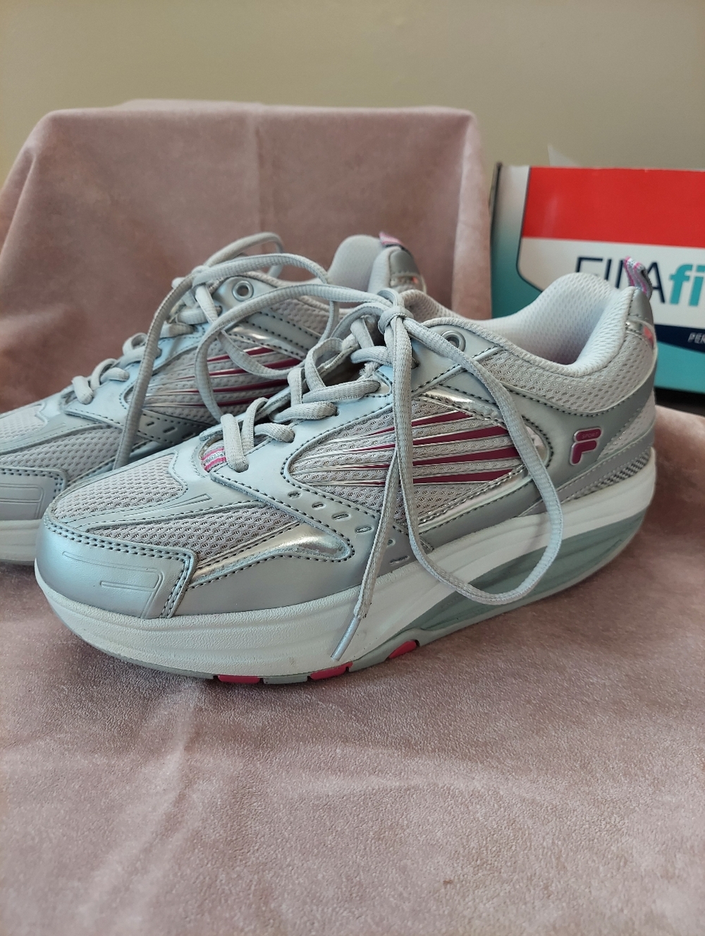 Filafit Women's Sport Walk-in Sculpt  Silver and Purple/pink Lace-Up Sneakers